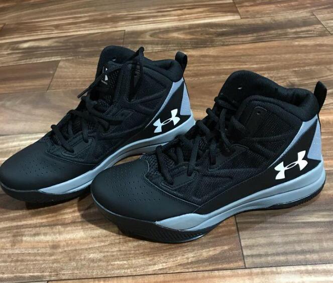 安德瑪運動鞋進口報關(guān)流程如何？(運動鞋進口清關(guān)步驟)